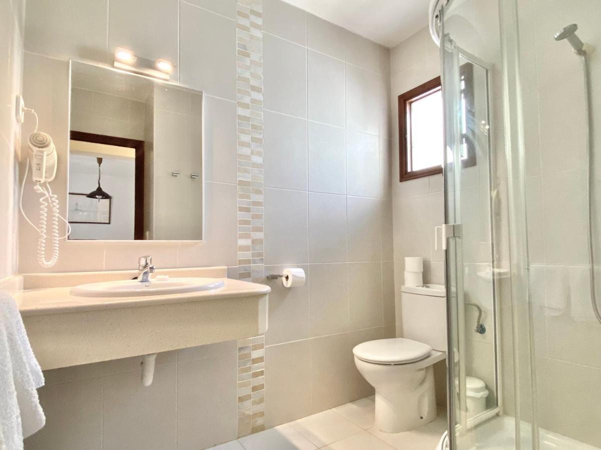 Apartamentos Laura Playa De Migjorn Εξωτερικό φωτογραφία