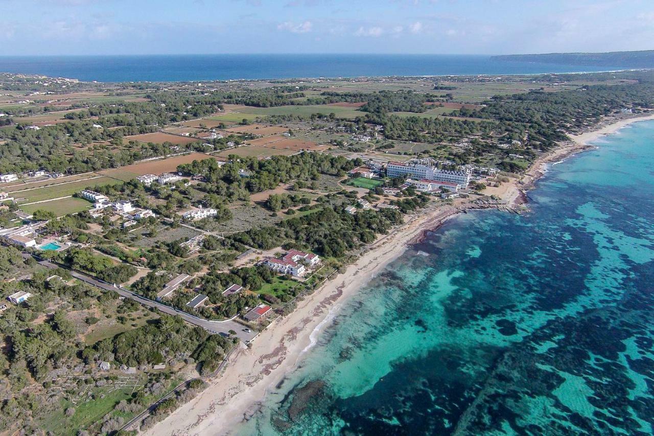 Apartamentos Laura Playa De Migjorn Εξωτερικό φωτογραφία